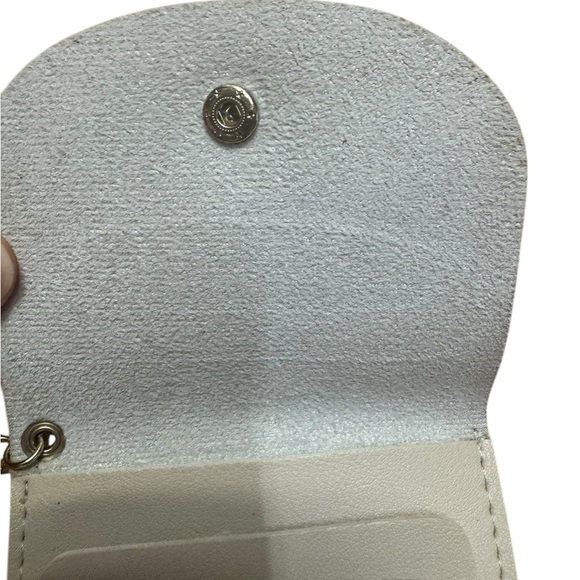 Lark & ives.  Cream and Tan Leather Wallet with Keyring and Tassel - Picture 4 of 7